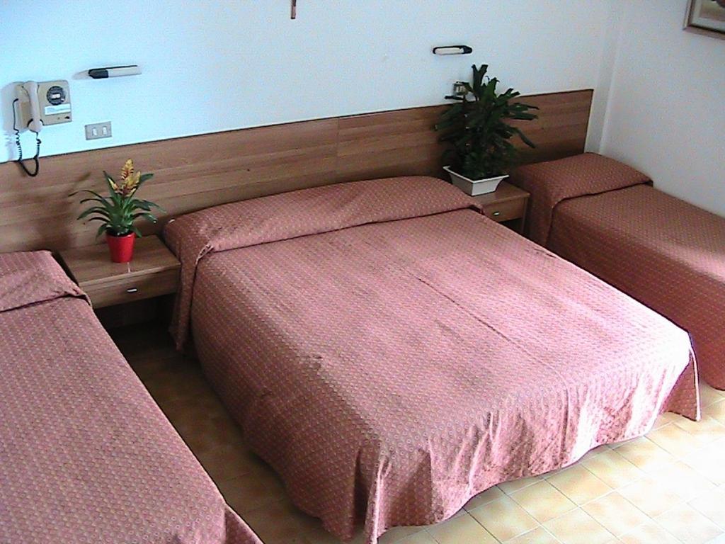 Hotel Universo Rimini Room photo